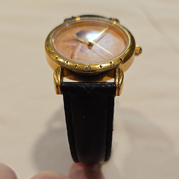 Black and Gold Leather Strap Watch - Picture 4 of 4